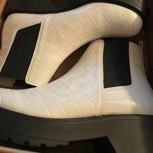 Steve Madden Crocodile boots